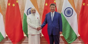 Ναρέντρα Μόντι, Σι Τζινπινγκ