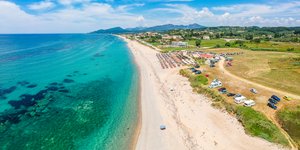 Η παραλία Μονολίθι στην Πρέβεζα 