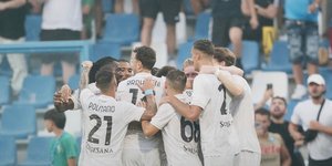 ΜακΤόμινεϊ και Ντε Μπρόινε χάρισαν το «διπλό» στη Νάπολι