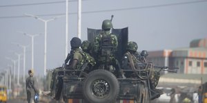 Απελάθηκαν 50 Κινέζοι υπήκοοι στη Νιγηρία στο πλαίσιο καταστολής του εγκλήματος στον κυβερνοχώρο	