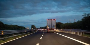 Νταλίκα στο δρόμο