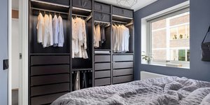 Η νέα εμμονή των design lovers: Οι ανοιχτές ντουλάπες είναι η τάση που φέρνει αέρα ανανέωσης στις κρεβατοκάμαρες