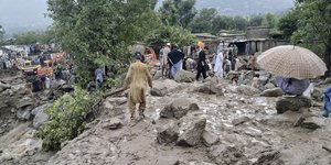 Εκατοντάδες νεκροί στο Πακιστάν από τις καταρρακτώδεις βροχές