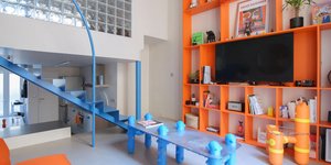 Ένα διαμέρισμα 45 τ.μ. ανακαινίζεται φαντασμαγορικά με έμπνευση από τον κόσμο των καρτούν