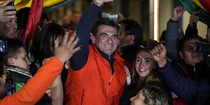 Ο υποψήφιος στον δεύτερο γύρο των προεδρικών εκλογών στη Βολιβία που θεωρείται φαβορί, ο κεντροδεξιός γερουσιαστής Ροδρίγο Πας,