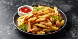 Τηγανητές πατάτες με φλούδα / Φωτογραφία: Shutterstock