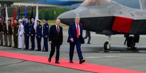 Βλάντιμιρ Πούτιν και Ντόναλντ Τραμπ στην Αλάσκα 