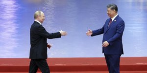 Ο Βλαντίμιρ Πούτιν συναντά τον ηγέτη της Κίνας Σι Τζινπίνγκ