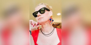 Η Ραχήλ Μακρή επανήλθε με παρέμβαση για... πεντικιούρ: «Το απόλυτο κοινωνικό δράμα της σύγχρονης αστικής ζωής»