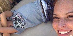 Η Σίσσυ Χρηστίδου στην Χαλκιδική 