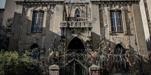 Απόκοσμες ιστορίες της Αθήνας: Οι αστικοί θρύλοι πίσω από τα πιο «στοιχειωμένα» κτίρια