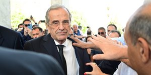 Συντετριμμένος ο Αντώνης Σαμαράς