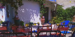 Θερινό σινεμά στη φιλόξενη αυλή του Χρήστου Αραβαντινού 