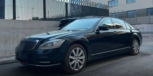 Ένα από τα πολυτελή αυτοκίνητα που κατασχέθηκαν