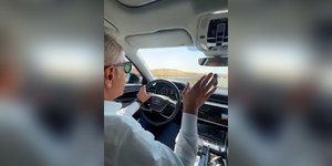 Ο Τούρκος υπουργός Μεταφορών, Αμπντουλκαντίρ Ουραλόγλου οδηγούσε με ιλιγγιώδη ταχύτητα