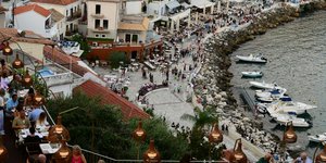 λιμανι τραπεζια