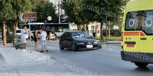 Στο νοσοκομείο γυναίκα με το παιδί, μετά από τροχαίο στη Λάρισα