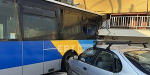 Λεωφορείο προσέκρουσε σε σπίτι
