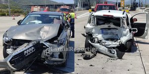 Τροχαίο στα διόδια Τραγάνας: Αυτοκίνητο «καρφώθηκε» σε όχημα, την ώρα που ο οδηγός πλήρωνε [εικόνες]