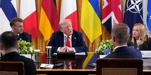 Συνάντηση Ντόναλντ Τραμπ με Βολοντίμιρ Ζελένσκι και Ευρωπαίους ηγέτες στον Λευκό Οίκο