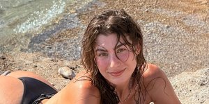 Χρύσα Μιχαλοπούλου: Ο 3χρονος γιος την φωτογραφίζει στην παραλία -Το τρυφερό κλικ