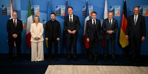 Με 7 ηγέτες ο Ζελένσκι στη συνάντηση με τον Τραμπ