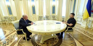 Ζελένσκι και Κέλογκ συζητούν