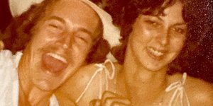 Το θύμα της δολοφνίας με τον σύζυγό της 