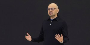 AI, Ντέμης Χασάμπης