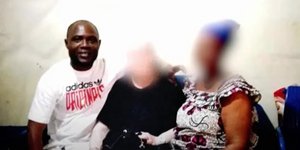 Η 82χρονη Γαλλίδα με θολωμένο το πρόσωπο ανάμεσα στους ανθρώπους που ισχυρίζεται πως την αγαπούν