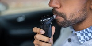 Αλκοτέστ σε οδηγό αυτοκινήτου