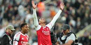 H Άρσεναλ με ανατροπή νίκησε 2-1 την Νιούκαστλ