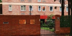 Αυτοκίνητο προσέκρουσε στο ρωσικό προξενείο στο Σίδνεϊ