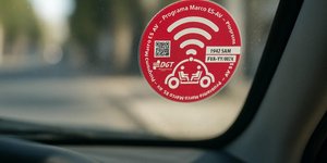 Αυτοκόλλητο για αυτόνομα αυτοκίνητα 