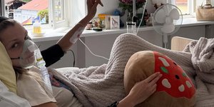 Οι φωτό της Μπέλα Χαντίντ μέσα από το νοσοκομείο