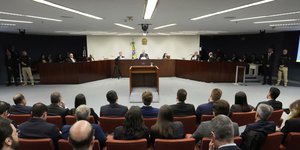 Ο Μπολσονάρου επιδίωξε να «εγκαθιδρύσει μια δικτατορία», δηλώνει ο δικαστής ντε Μοράες 