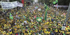 Μαζικές διαδηλώσεις στη Βραζιλία υπέρ του Ζαΐχ Μπολσονάρου