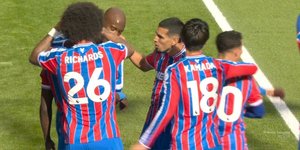 Οι παίκτες της Κρίσταλ Πάλας, μετά το 1-0 επί της Λίβερπουλ