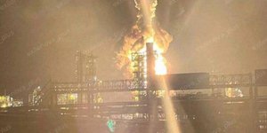 Φωτιά σε ένα από τα μεγαλύτερα διυλιστήρια της Ρωσίας 