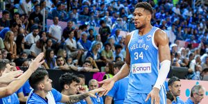 Η Ελλάδα ρίχνεται στη μάχη για τους «8» απέναντι στο Ισραήλ 