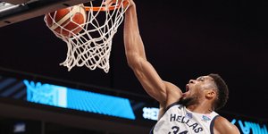 Γιάννης Αντετοκούνμπο κάρφωμα Εθνική