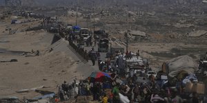 Παλαιστίνιοι εγκαταλείπουν τη Γάζα