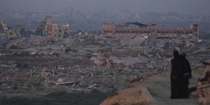 Κατεστραμμένα κτίρια στη Λωρίδα της Γάζας