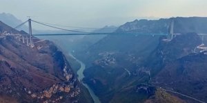 γέφυρα Huajiang Grand Canyon, κίνα