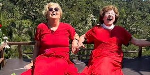 Οι δύο γιαγιάδες που έκαναν τον γύρο του κόσμου σε 80 ημέρες 