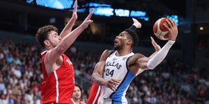 Γιάννης Αντετοκούνμπο και Αλπερέν Σενγκούν