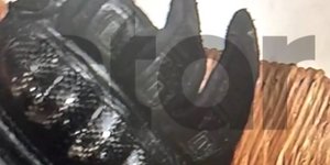 Τα γάντια που βρέθηκαν στην κατοχή των συλληφθέντων στα Εξάρχεια