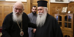 O νέος αρχιεπίσκοπος Σινά, Συμεών, στον αρχιεπίσκοπο Αθηνών και πάσης Ελλάδος Ιερώνυμο