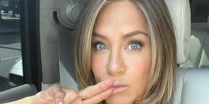 3 beauty μυστικά από την Τζένιφερ Άνιστον για επιδερμίδα σαν να γύρισε μόλις από διακοπές