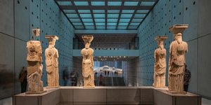 Οι Καρυάτιδες του Ερεχθείου στο Μουσείο Ακρόπολης 